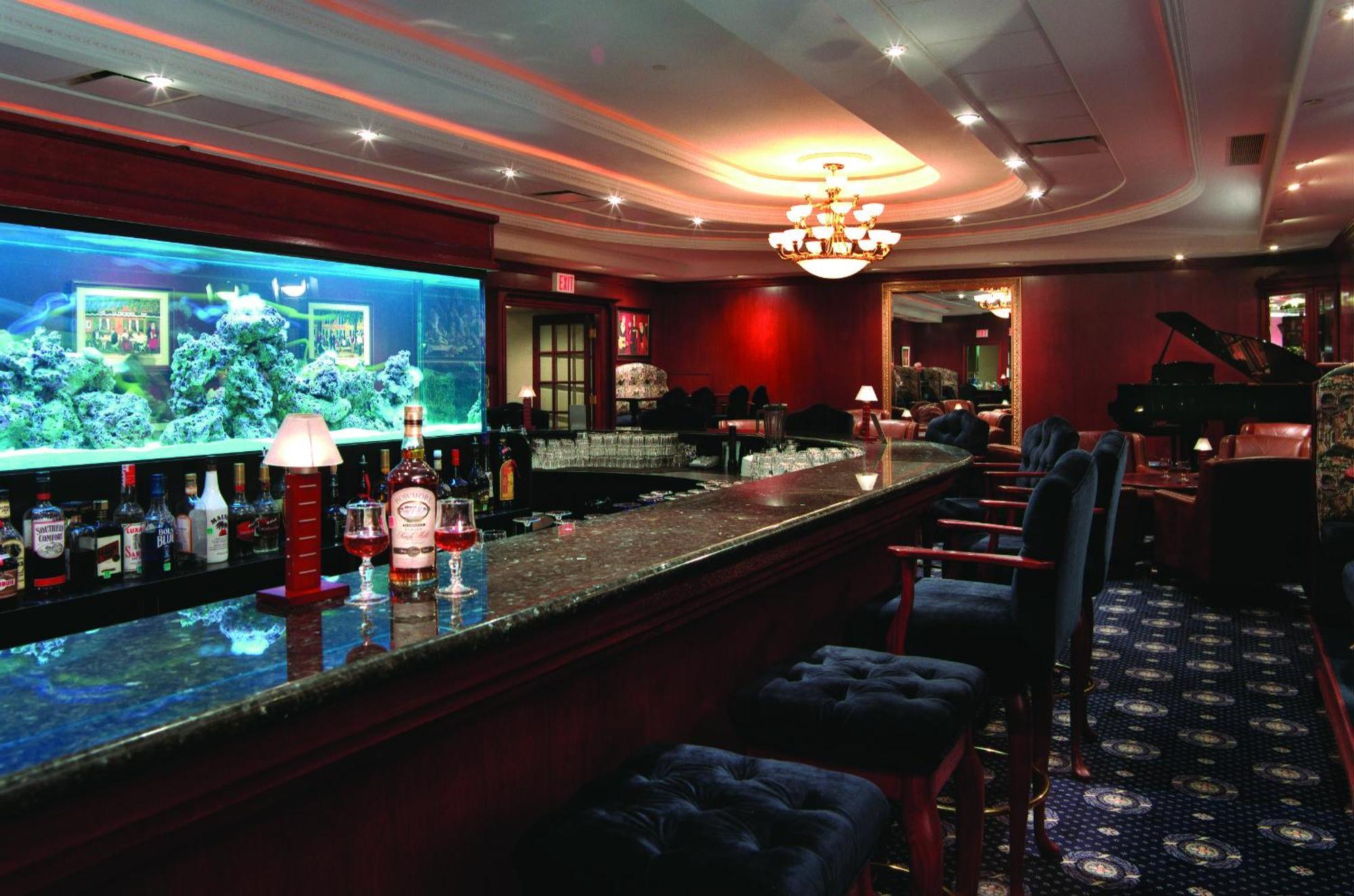 Chateau Louis Hotel&Conference Centre Edmonton Extérieur photo