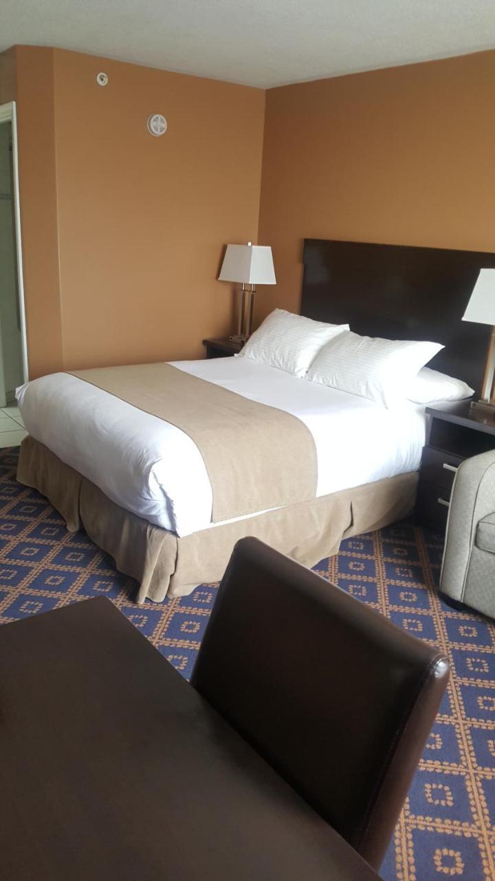 Chateau Louis Hotel&Conference Centre Edmonton Extérieur photo
