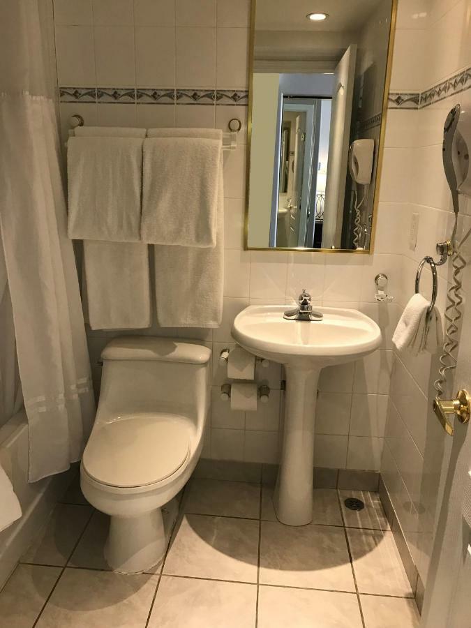 Chateau Louis Hotel&Conference Centre Edmonton Extérieur photo