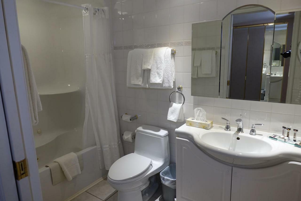 Chateau Louis Hotel&Conference Centre Edmonton Extérieur photo