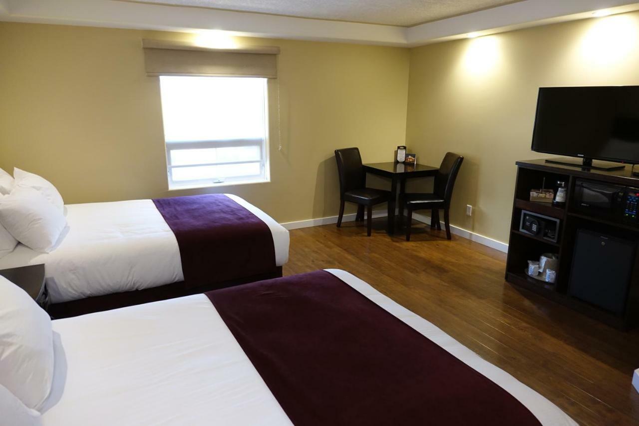 Chateau Louis Hotel&Conference Centre Edmonton Extérieur photo